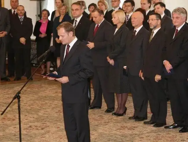 Donald Tusk premier 2007 zaprzysiężenie