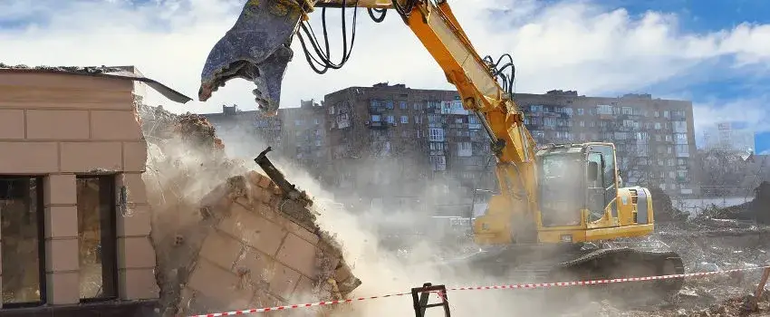 Maszyny do rozbi&oacute;rki budynku