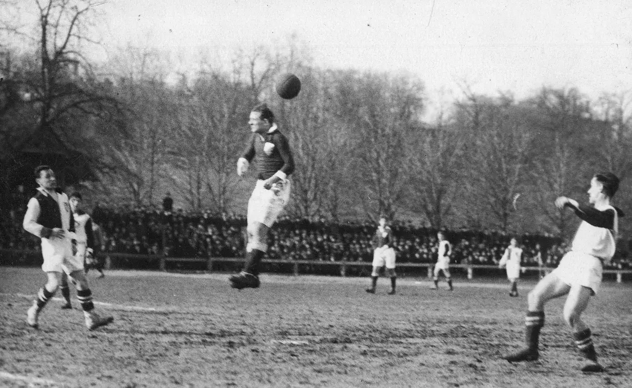 piłka nożna historia początki