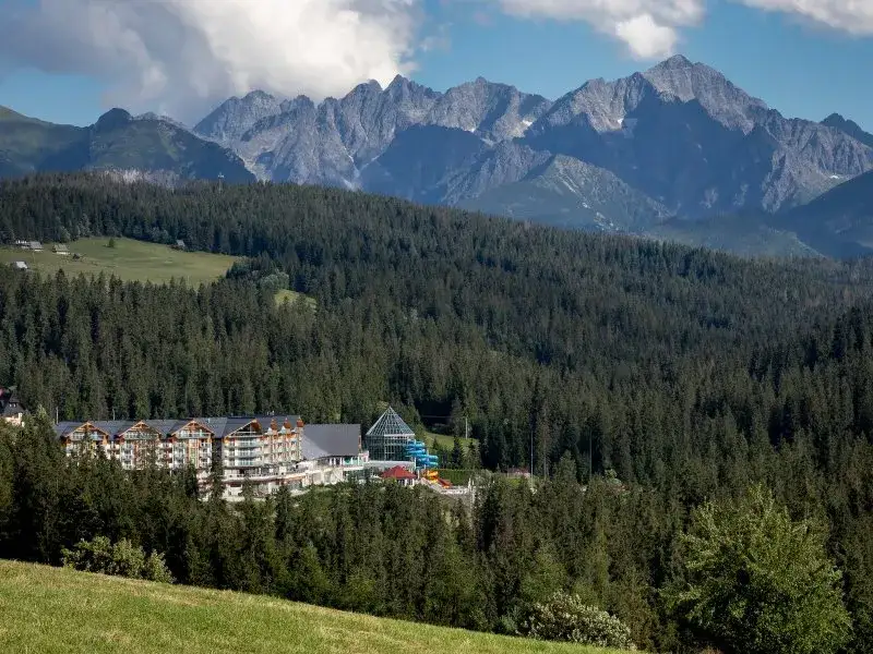 SPA BUKOVINA baseny termalne widok góry