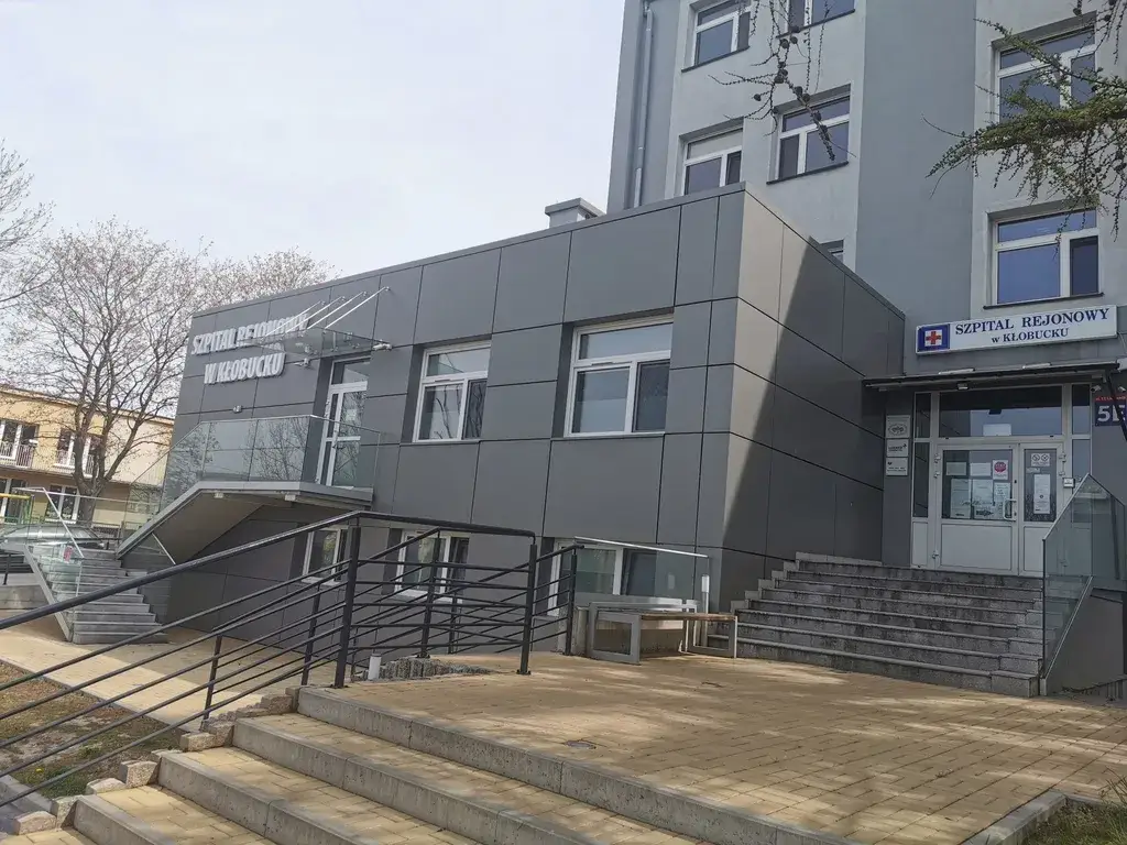rehabilitacja Kłobuck plac&oacute;wki / budynek ZOZ Kłobuck