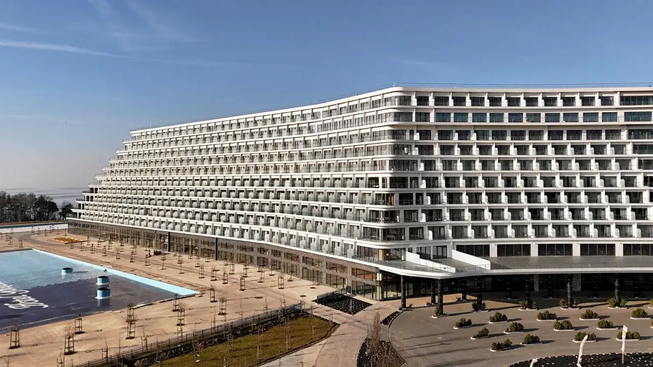Zdjęcie Hotel Gołębiewski w Pobierowie - kiedy otwarcie i co warto wiedzieć?