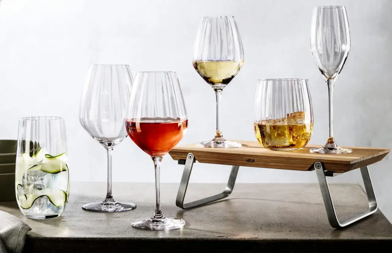 verschiedene Gläsertypen Gastronomie Wein Bier Cocktail Wasser