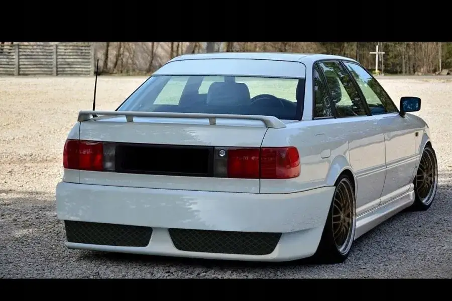 Używany spoiler Audi 80 B4 na sprzedaż