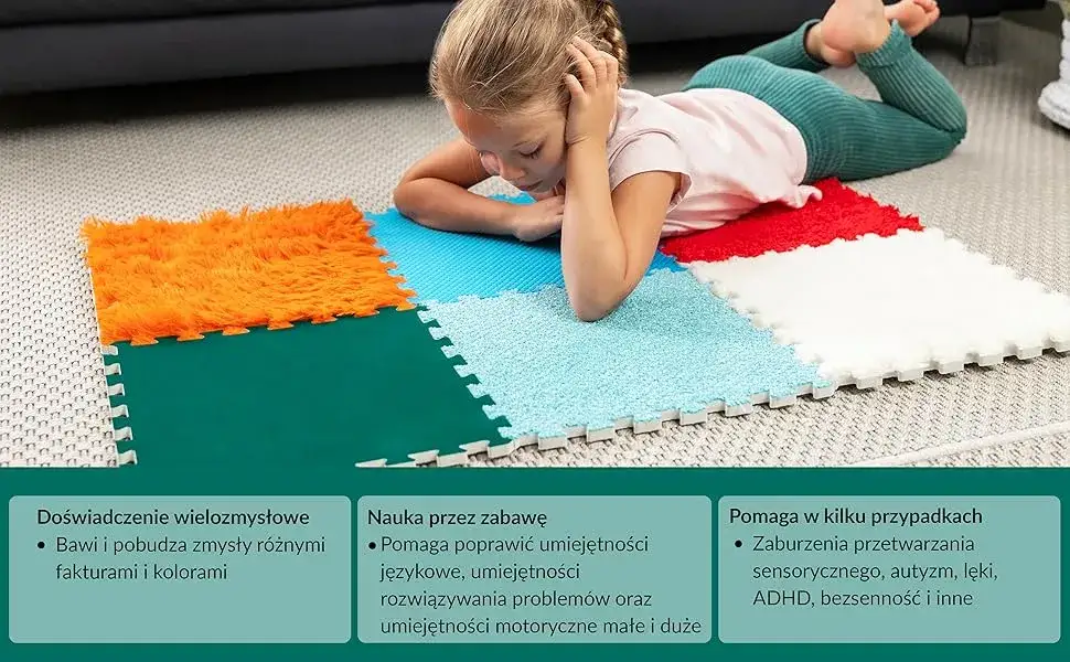 dziecko boso na macie sensorycznej ortopedycznej