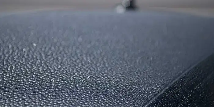 auto po woskowaniu efekt hydrofobowy