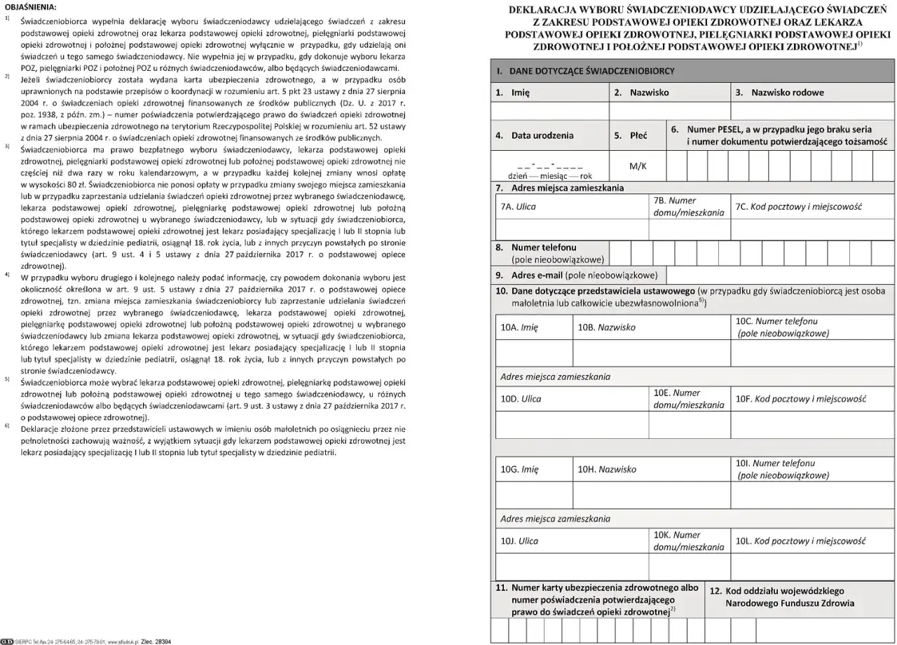 Pacjent wybiera lekarza POZ na komputerze
