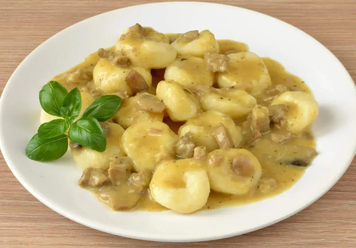 sos grzybowy z kluskami śląskimi