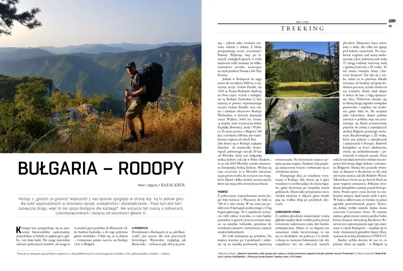 Wędrowiec z plecakiem na tle g&oacute;r Rodop&oacute;w, najwyższy szczyt. Piękna panorama bułgarskich g&oacute;r.