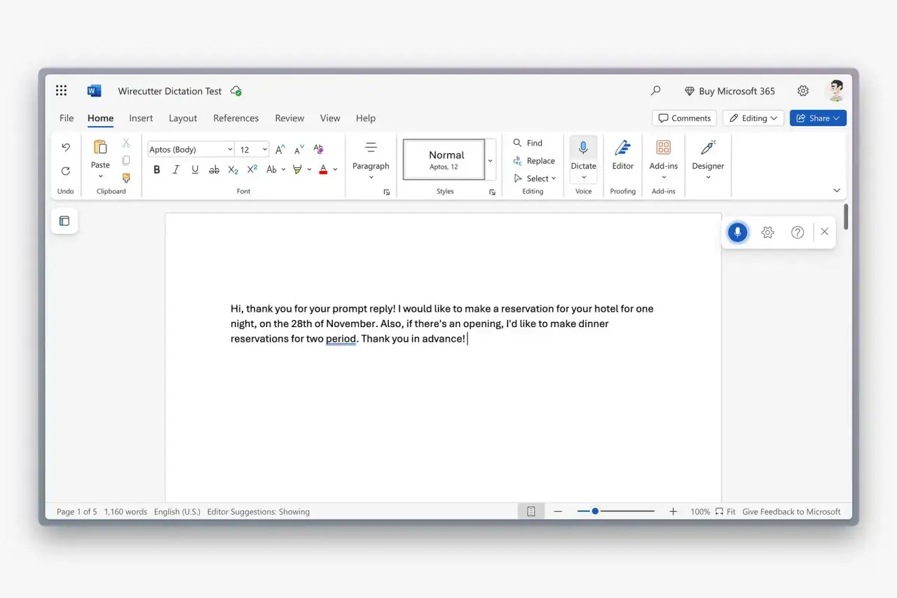 Program do czytania tekstu w akcji. Ktoś dyktuje treść maila, a program ją zapisuje.