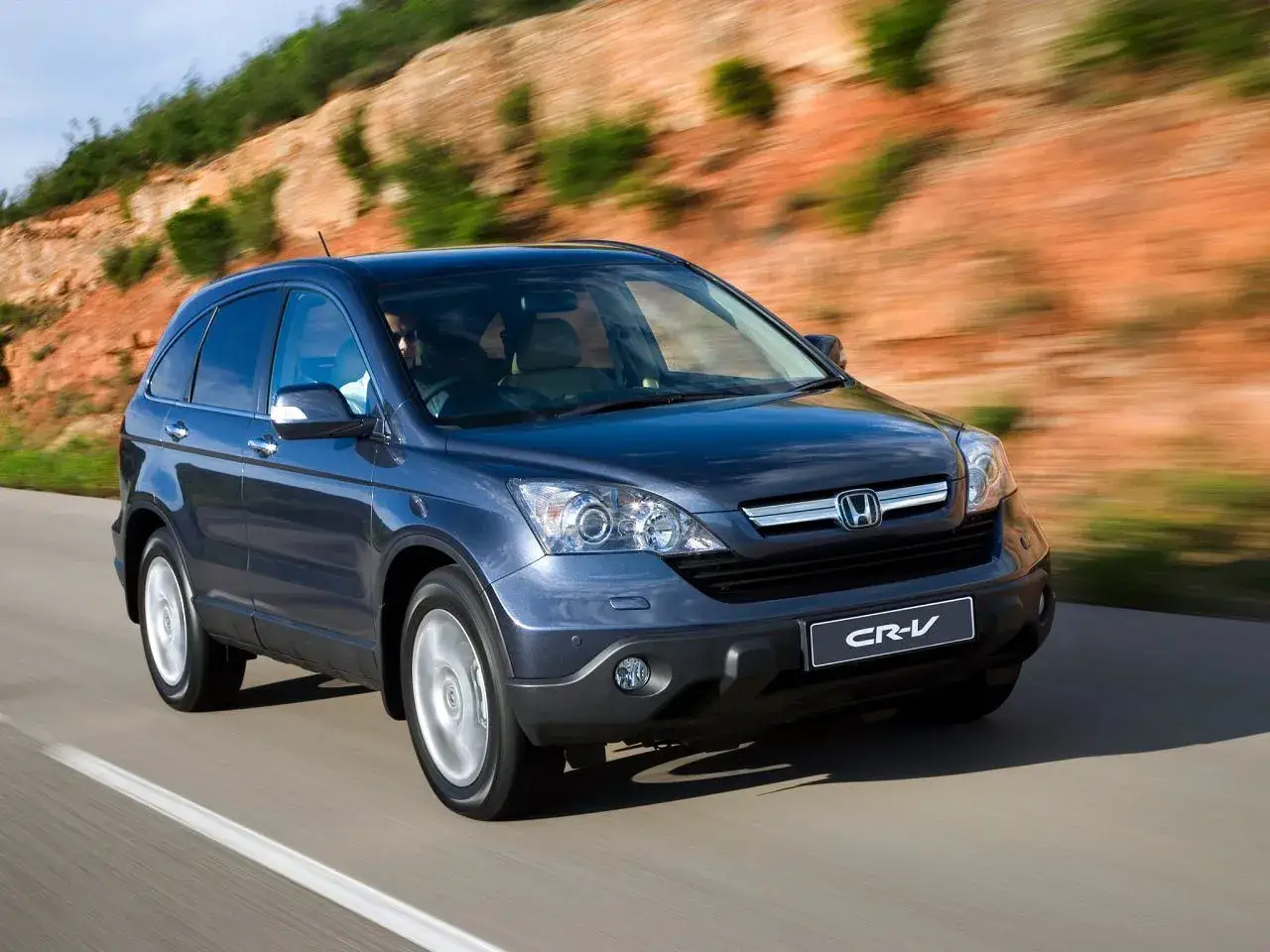 Zdjęcie Honda CR-V jaki silnik wybrać? Porównanie opcji i osiągów