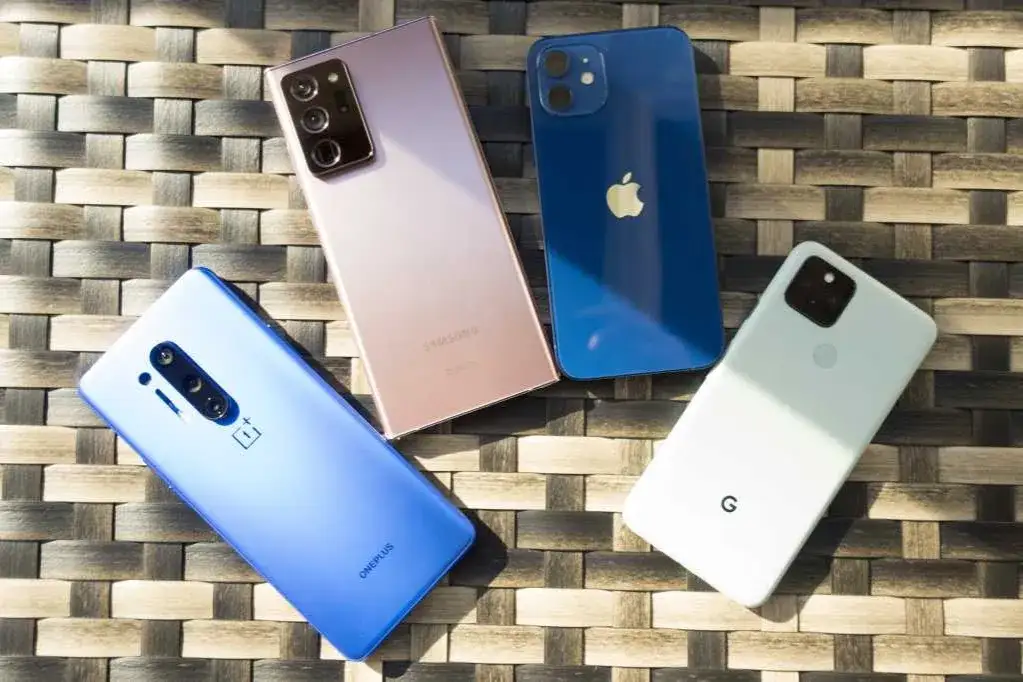 iPhone 12 vs Android 120Hz comparison
