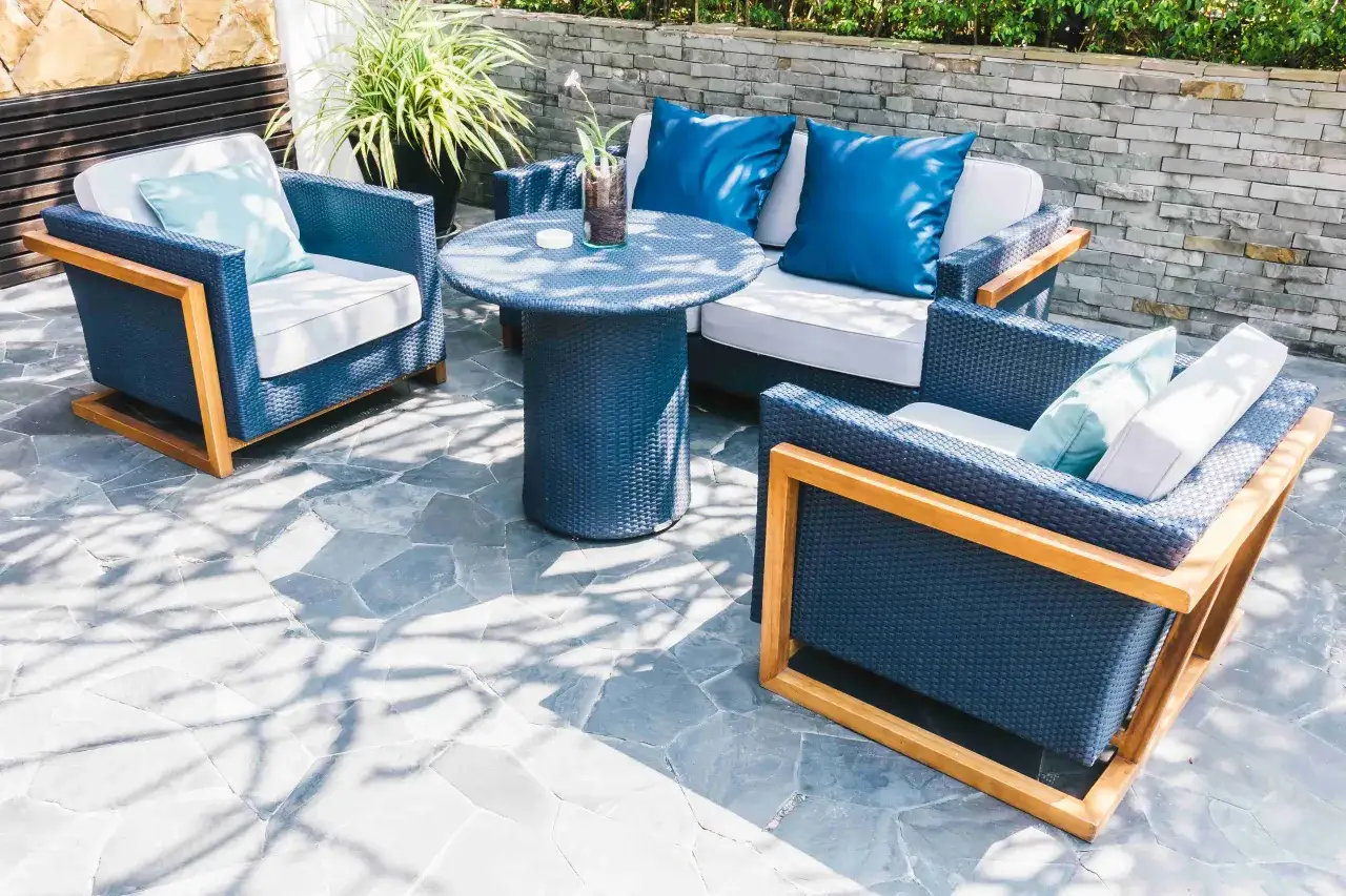 domowe sposoby na czyszczenie poduszek ogrodowych