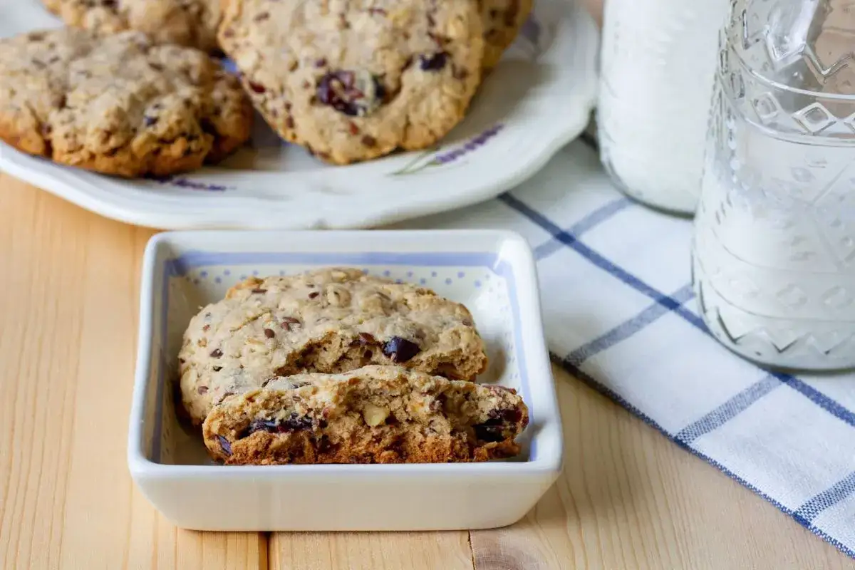 Pyszne ciasteczka owsiane bezglutenowe, idealne na śniadanie. Przepis na nie jest prosty, a efekt zachwyca.