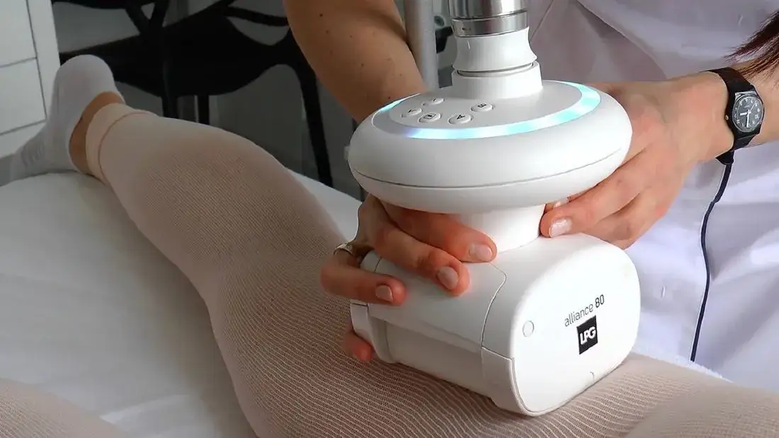 Urządzenie do endermologii lub fali uderzeniowej