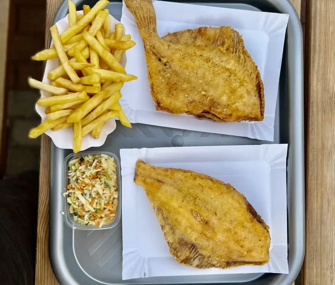 świeża ryba smażona Kołobrzeg port