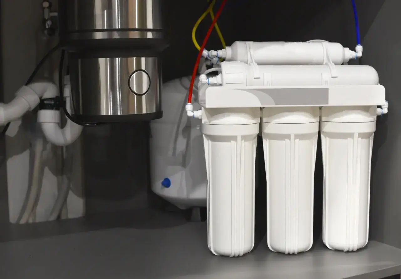 różne typy filtrów do wody do mieszkania
