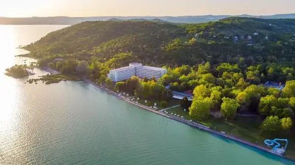 Zdjęcie Najlepsze retro hotele nad Balatonem: unikalne miejsca na wypoczynek