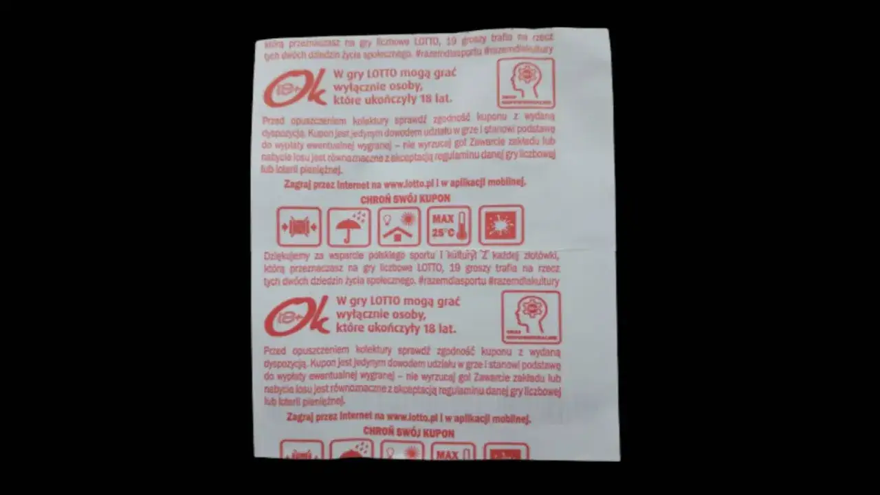 Na kuponie Lotto widnieje informacja, gdzie jest kod na kuponie Lotto. Grają tylko osoby pełnoletnie.