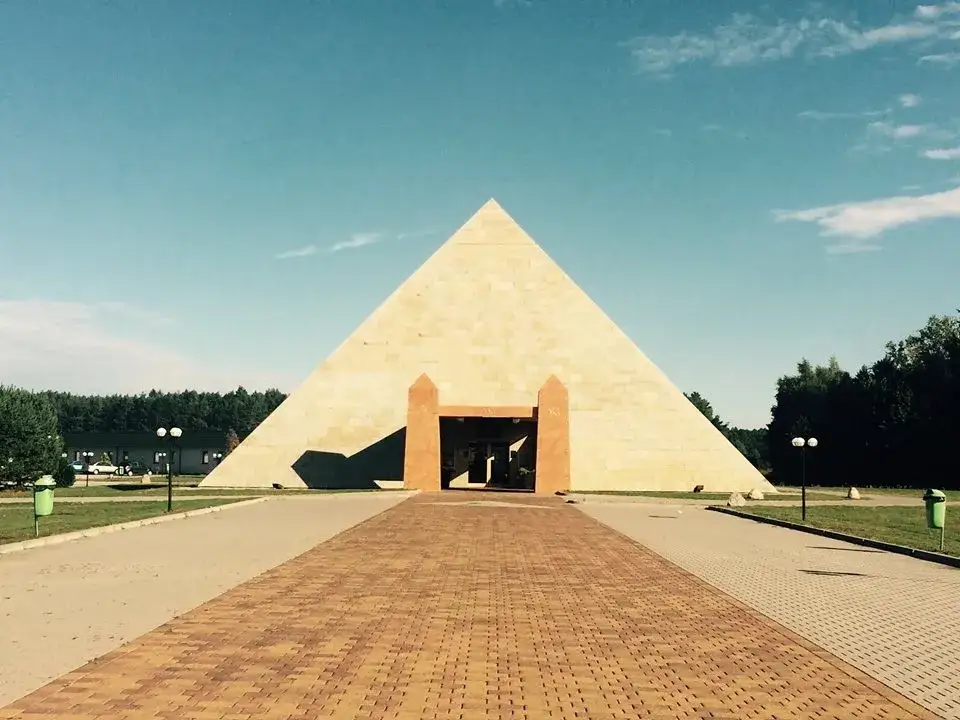 starożytny Egipt piramidy Rzym Koloseum