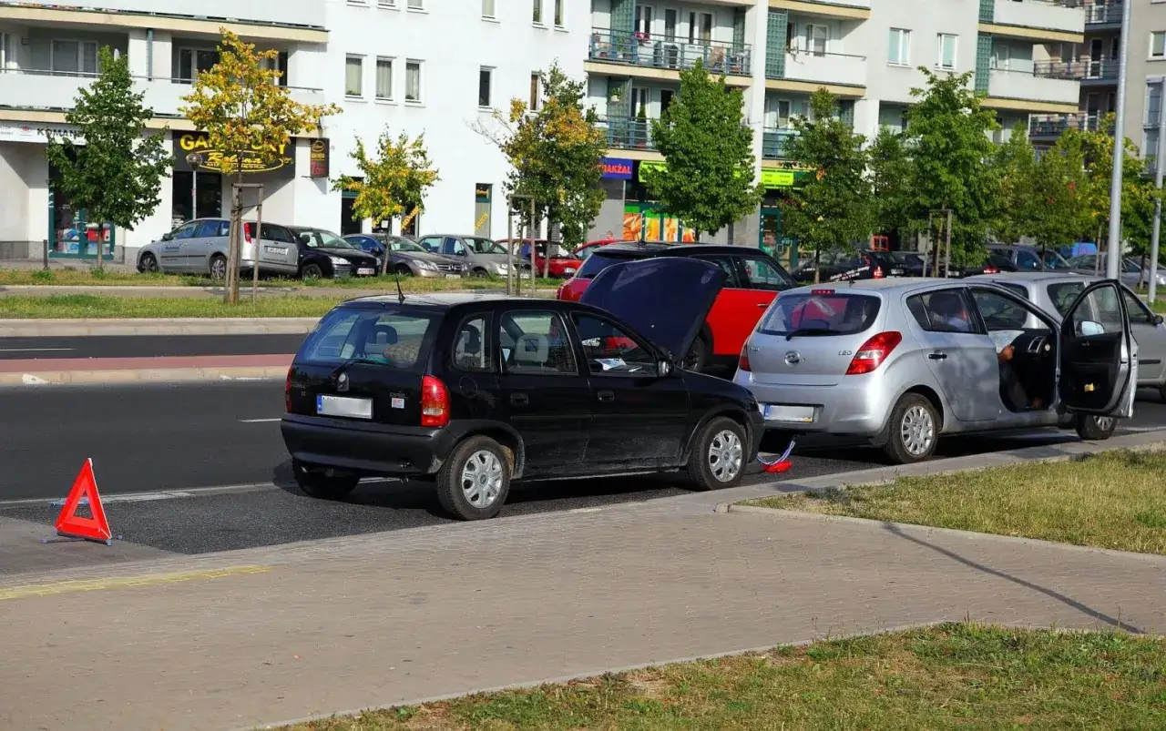 Zdjęcie Czy można holować samochód? Sprawdź przepisy i uniknij mandatów