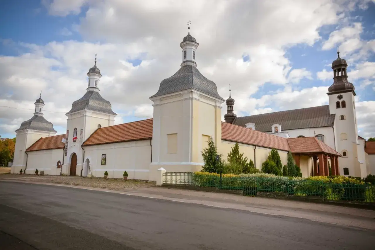 Zdjęcie Czego nie wolno robić w kościele, aby uniknąć przykrości i faux pas