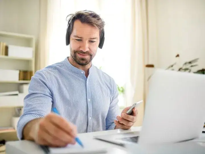 Zdjęcie Jak podłączyć słuchawki bezprzewodowe JBL do laptopa bez problemów