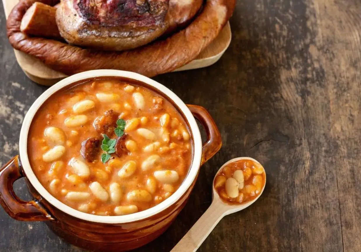 Zdjęcie Jakie przyprawy do fasolki po bretońsku, aby uzyskać wyjątkowy smak?