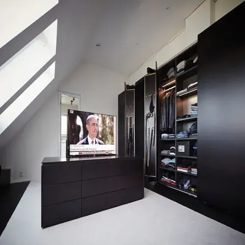 Zdjęcie Jak ukryć telewizor w sypialni? 5 kreatywnych sposobów na estetykę