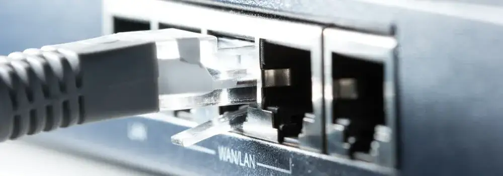 Zdjęcie Jak podłączyć kabel ethernet do komputera i uniknąć problemów z internetem