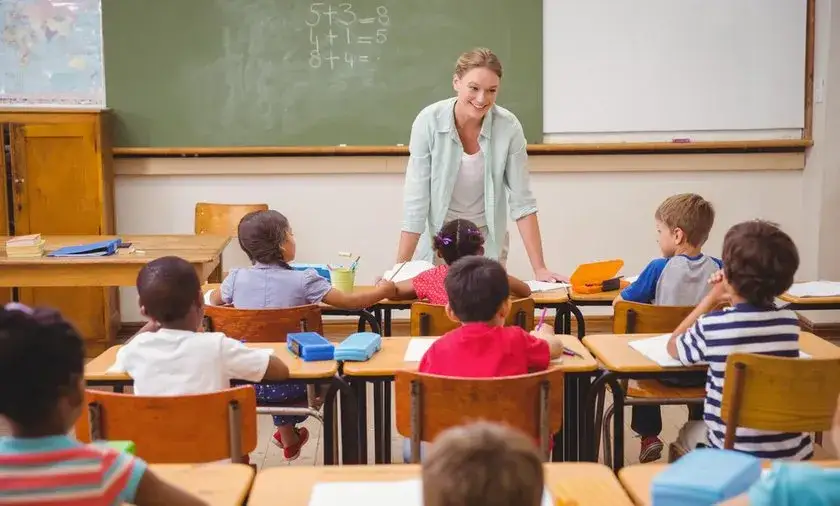 Zdjęcie Czy nauczyciel może udzielać korepetycji swojemu uczniowi? Sprawdź ryzyko i zasady.
