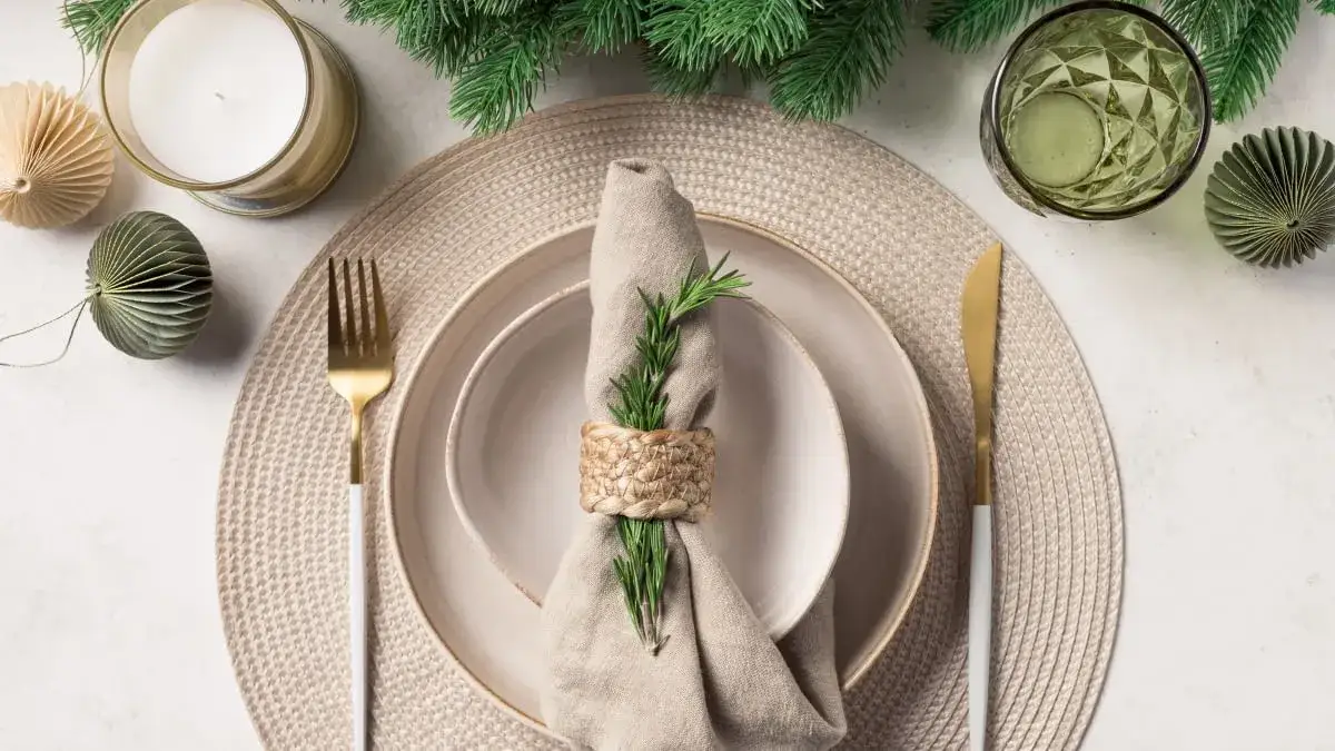 Zdjęcie Proste sposoby na obrączki do serwetek, które zachwycą gości