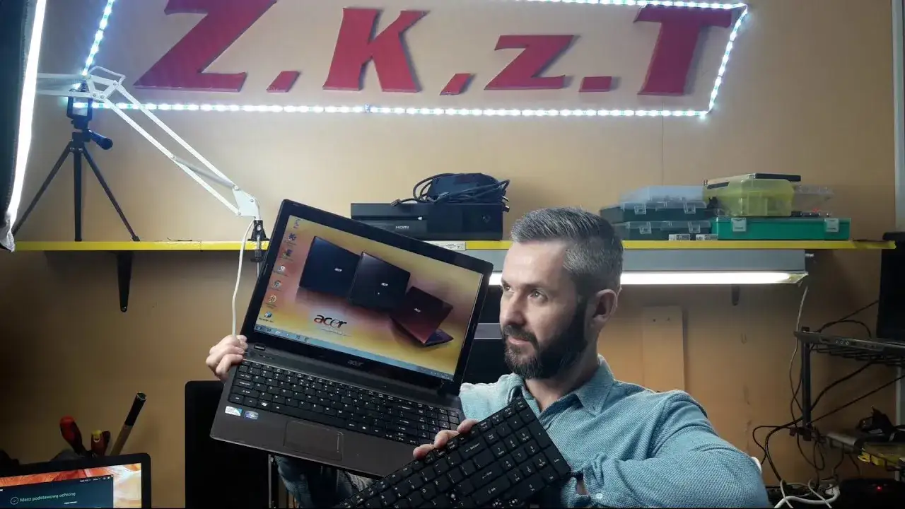 Zdjęcie Jak wymienić klawiaturę w laptopie Acer bez zbędnych problem&oacute;w