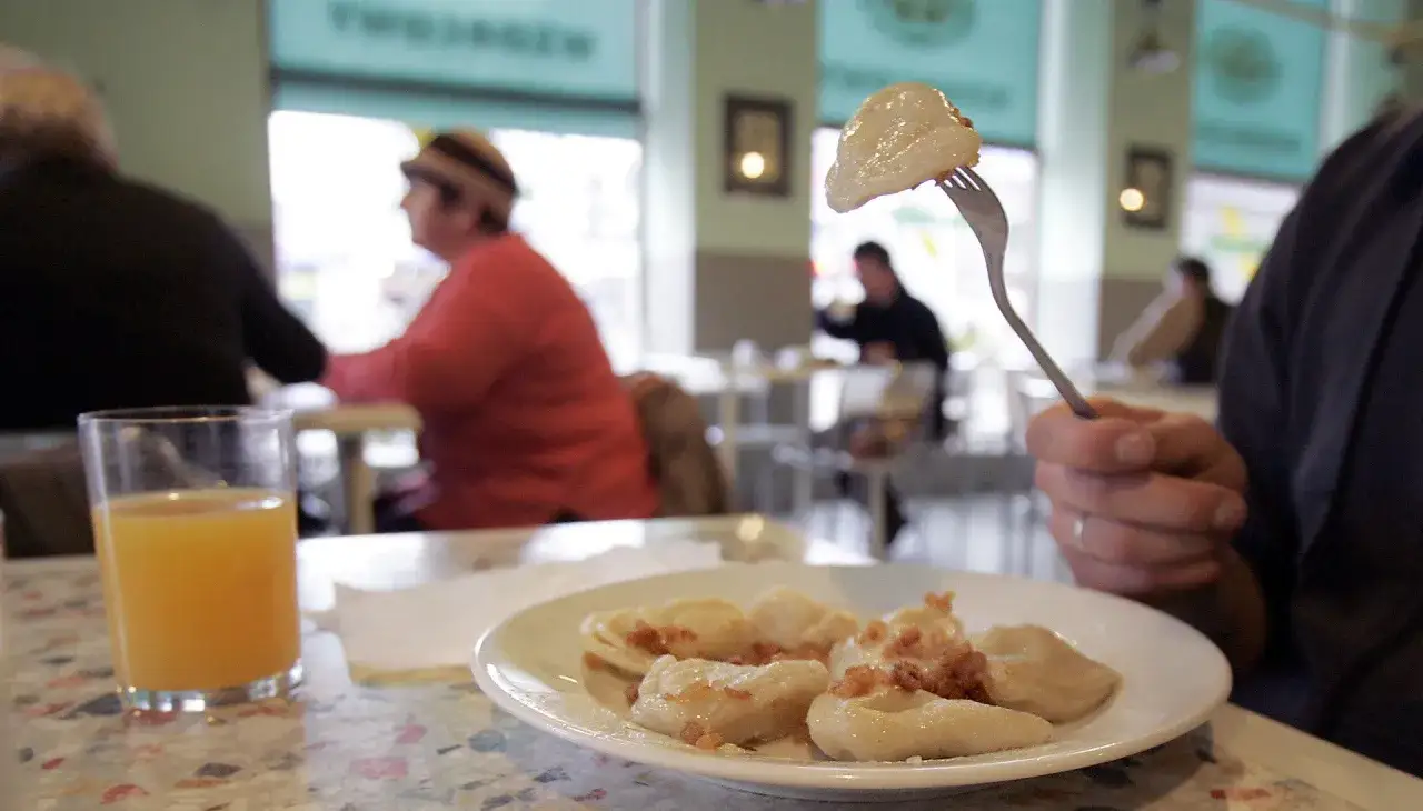 Zdjęcie Gdzie zjeść w Lesznie? Odkryj najlepsze restauracje i smaki