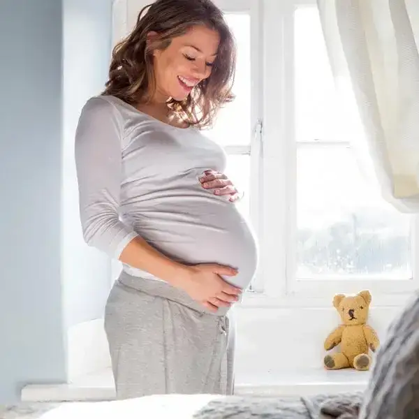 Zdjęcie Jak bezpiecznie wywołać poród: skuteczne metody na przyspieszenie akcji