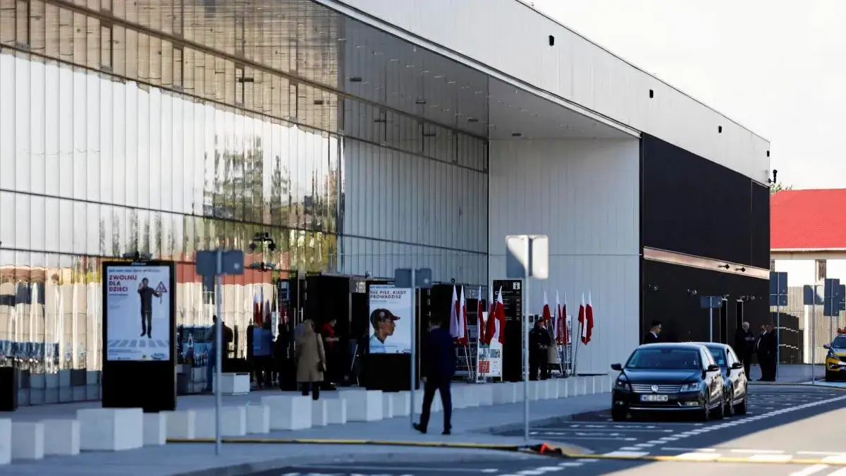 Zdjęcie Kiedy otwarcie lotniska w Radomiu? Ważne informacje i szczeg&oacute;ły