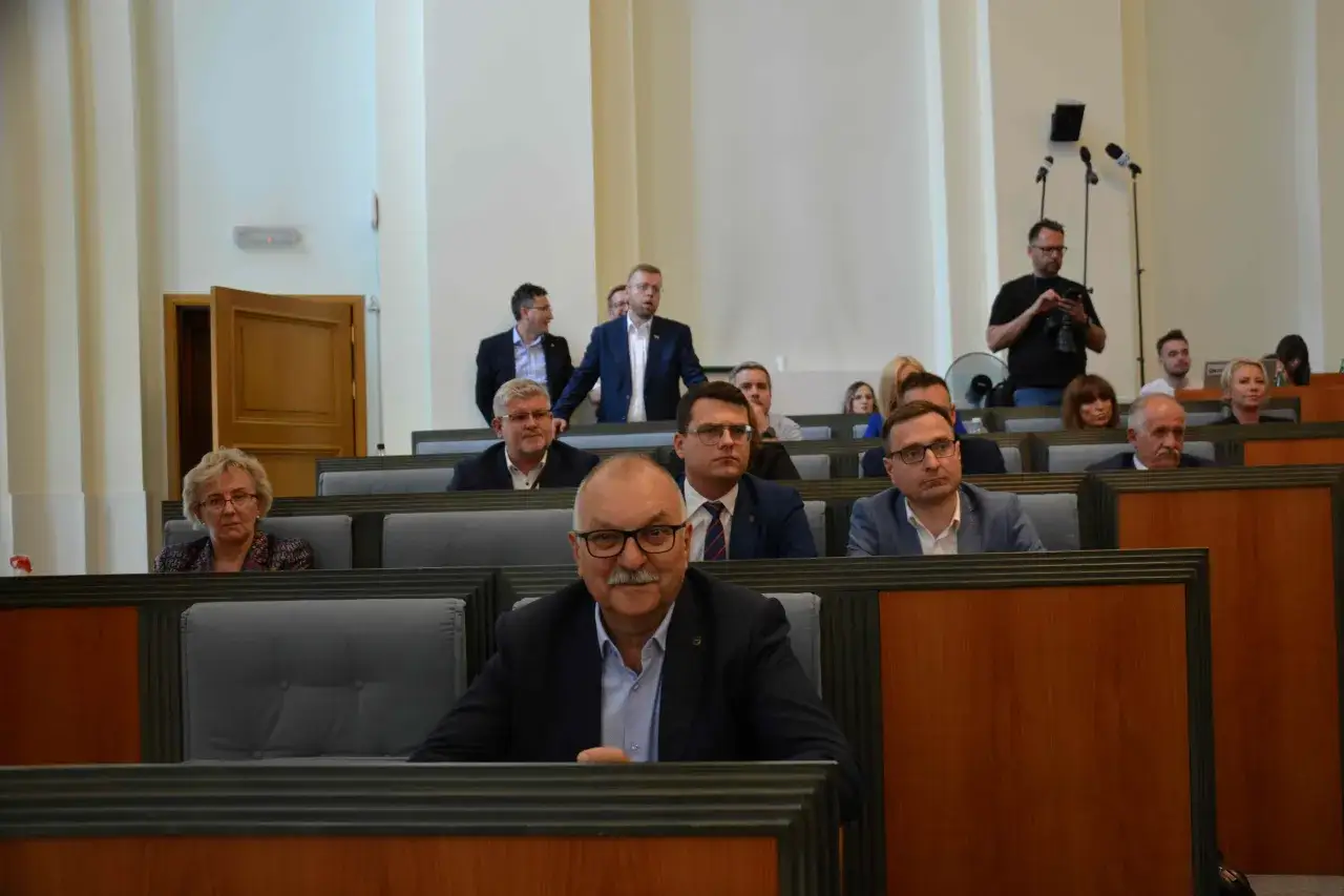 Zdjęcie Urząd Marszałkowski Dolny Śląsk – wszystko, co musisz wiedzieć o jego funkcjach i usługach