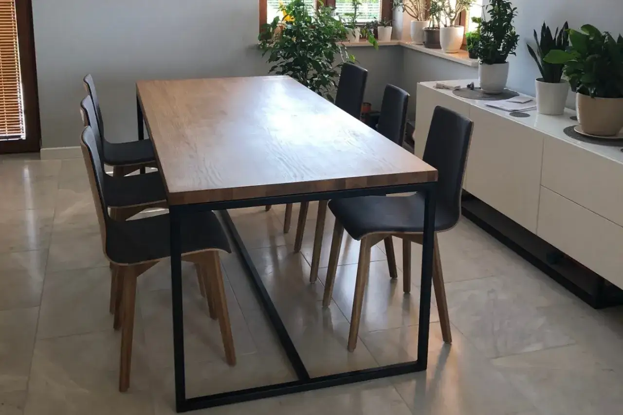 Wyb&oacute;r stołu do jadalni porady