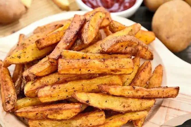 mrożone frytki na blasze do pieczenia