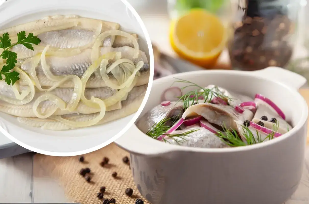 Śledzie w zalewie octowej z cebulą i koperkiem. Przygotowanie moczenia śledzi w wodzie z octem to klucz do ich smaku.