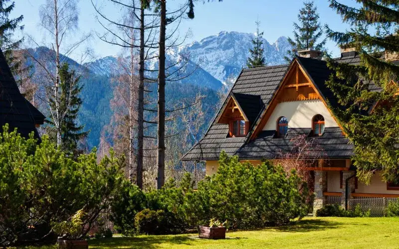 Porównanie noclegów Zakopane kwatery prywatne apartamenty hotele