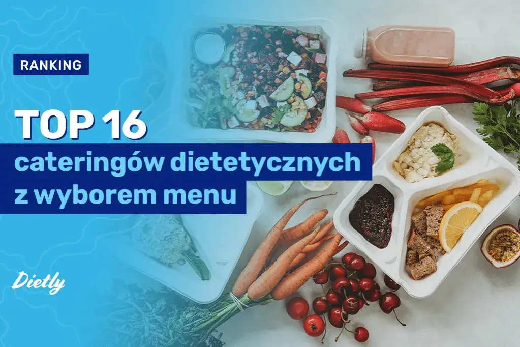 Osoba por&oacute;wnująca oferty catering&oacute;w dietetycznych na laptopie