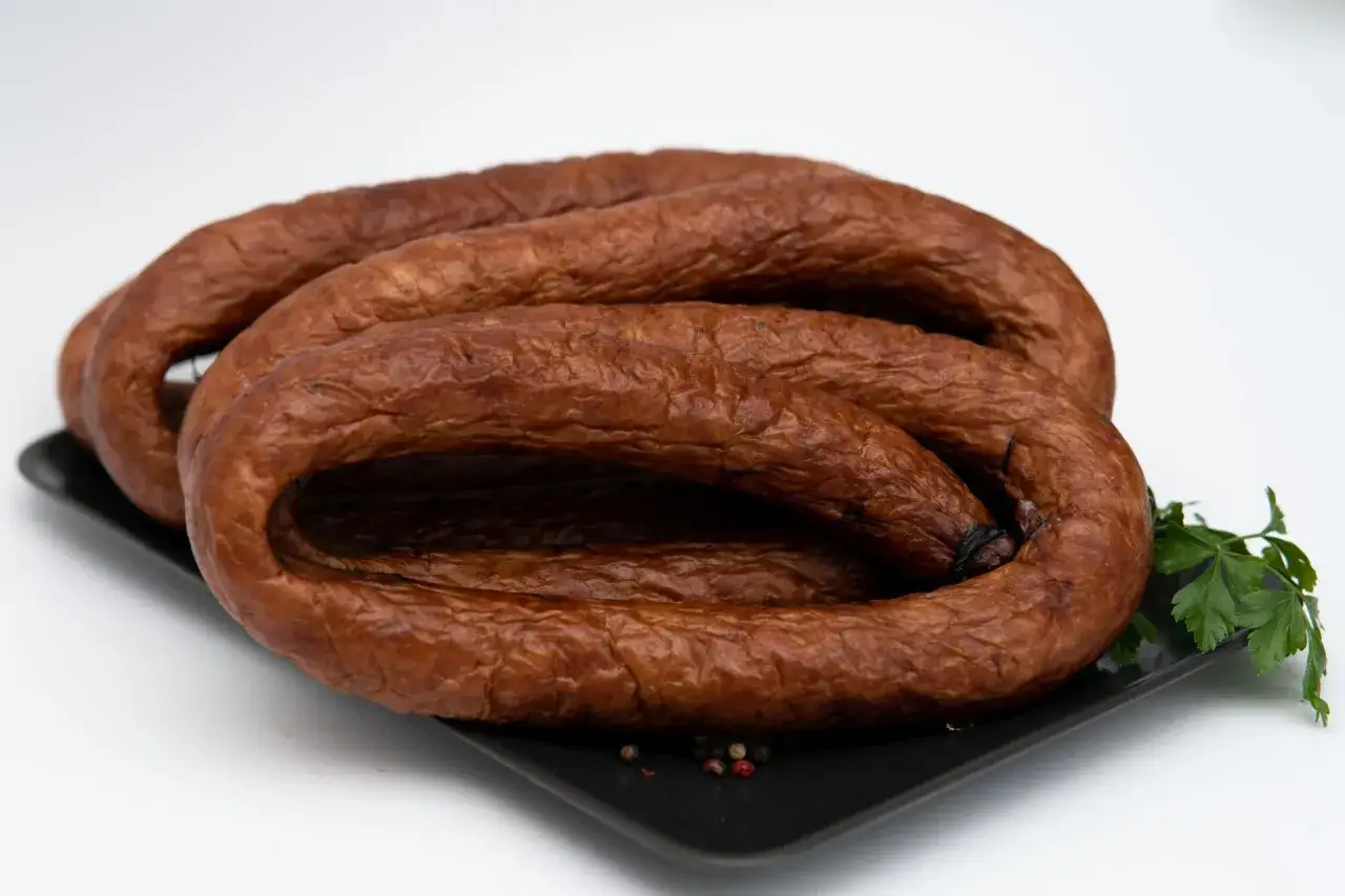 klasyczne polskie kiełbasy do gotowania