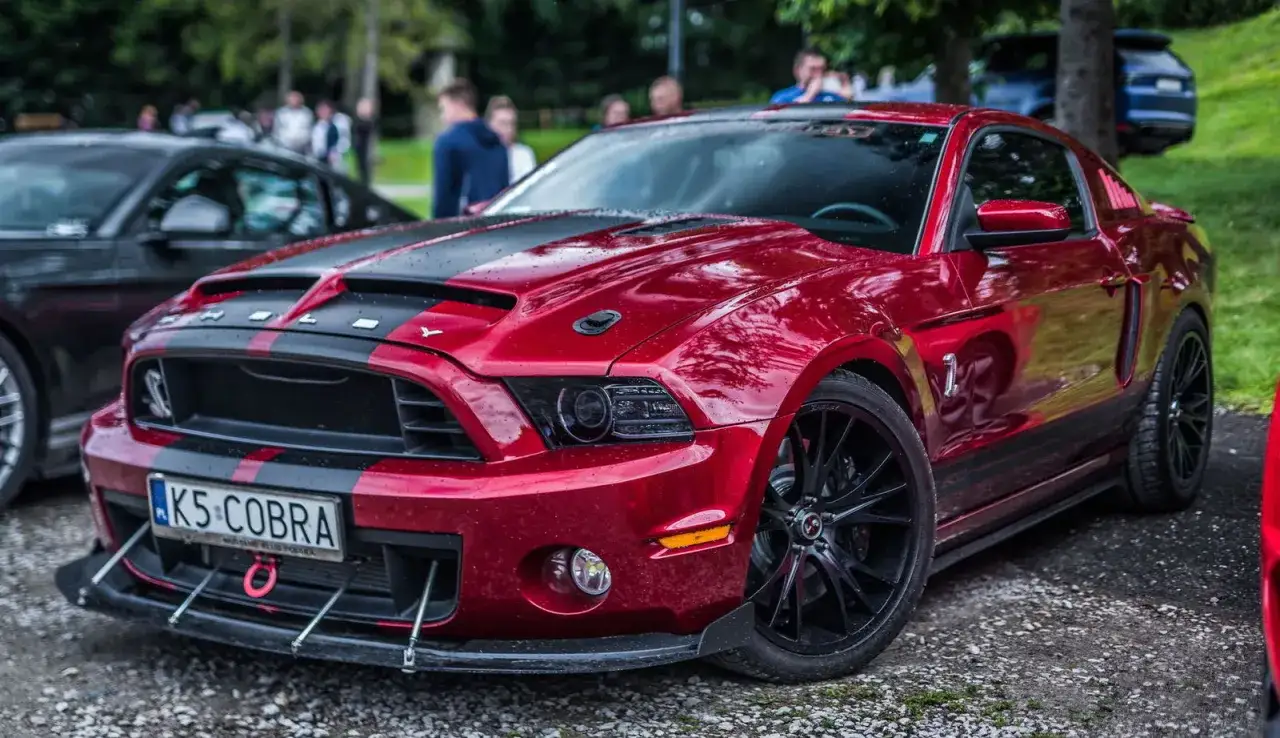 Zdjęcie Ile kosztuje Ford Mustang Shelby: aktualne ceny i różnice w modelach