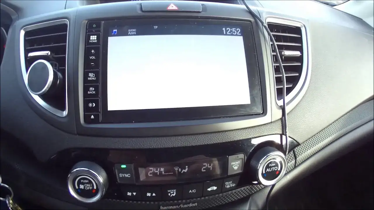 Zdjęcie Jak wgrać polski język do Hondy CR-V i uniknąć problemów z nawigacją