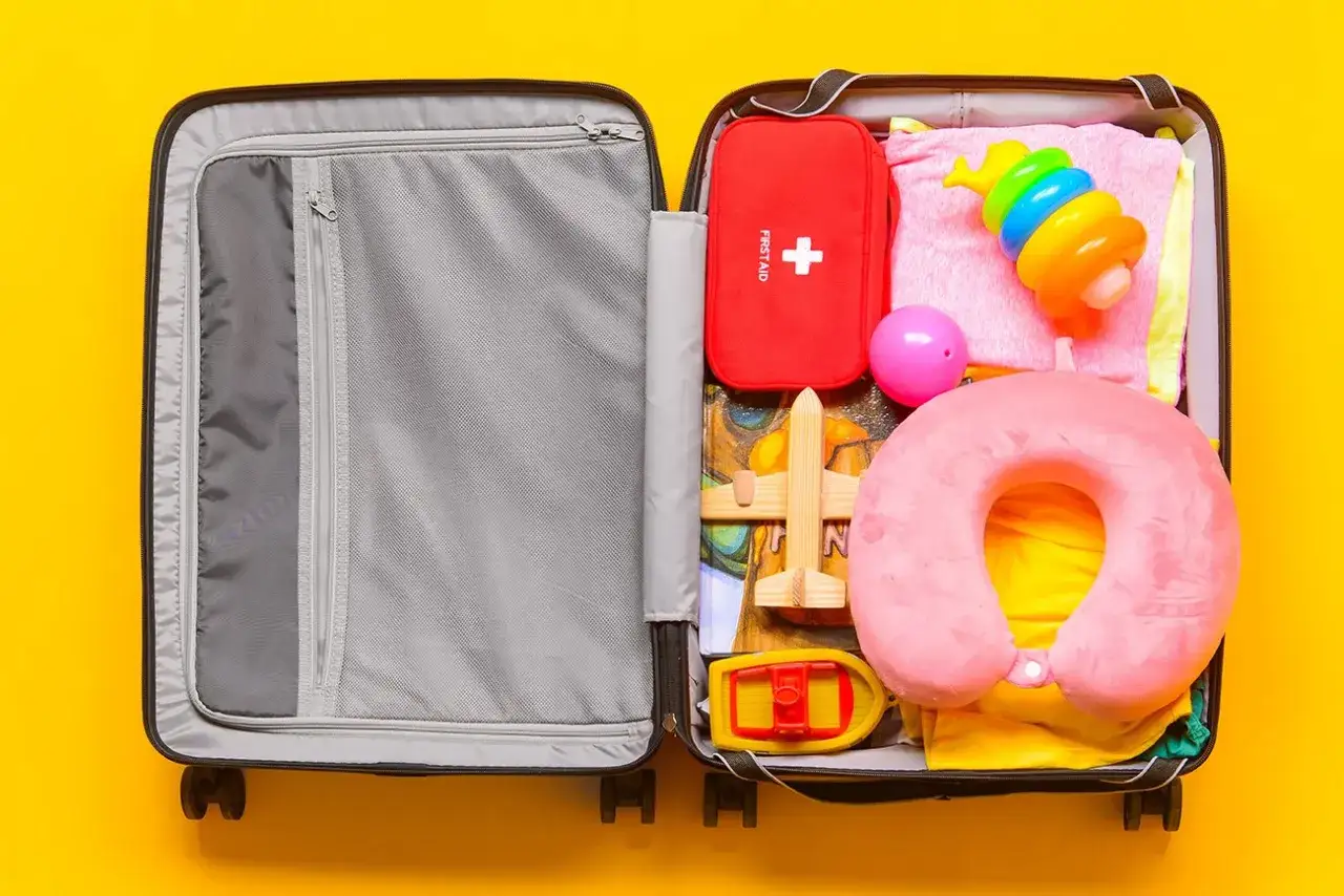 Minimalistyczna apteczka pierwszej pomocy kontra przeładowana apteczka