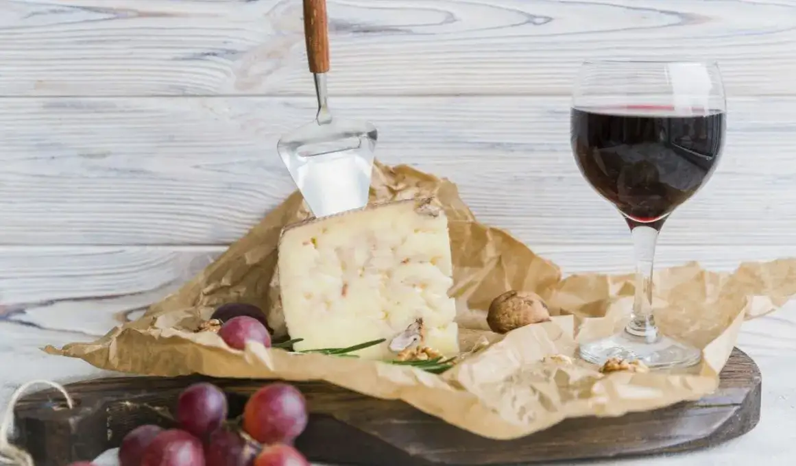 Zdjęcie Jakie wino do serów? Odkryj idealne pary dla każdego smaku