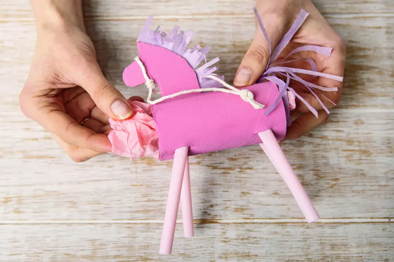 Kreatywne projekty z rolek po papierze i tektury