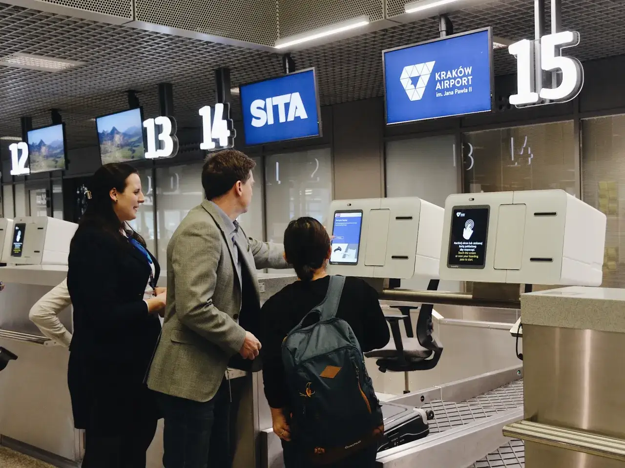 Zdjęcie Jak nadać bagaż na lotnisku i uniknąć powszechnych błędów