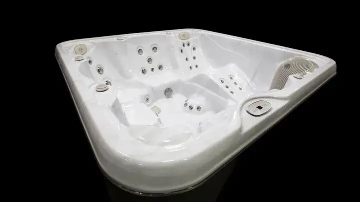 Zdjęcie Minibasen spa – odkryj korzyści, modele i jak je wykorzystać